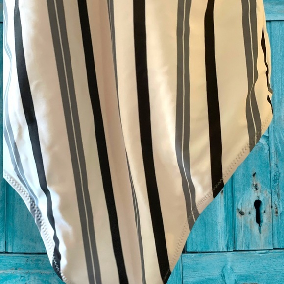 Cupshe swim suit‎ size medium. Never worn. - Picture 9 of 10